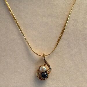 Vintage Mid Century Mod Gray & White Faux Pearls Goldtone Pendant Necklace